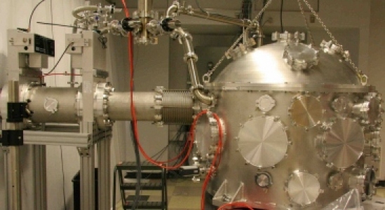 pellicle-target chamber in place pellicle-target chamber in place