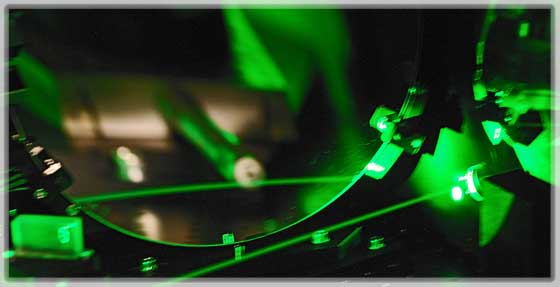 Green light inside the laser chain